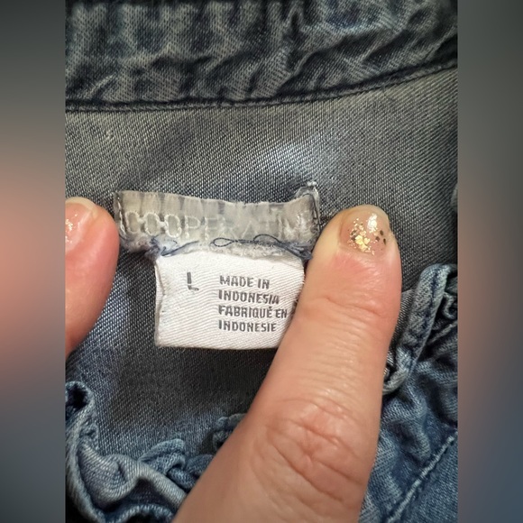 Urban Renewal Denim Button Down, Size Small - Picture 6 of 6